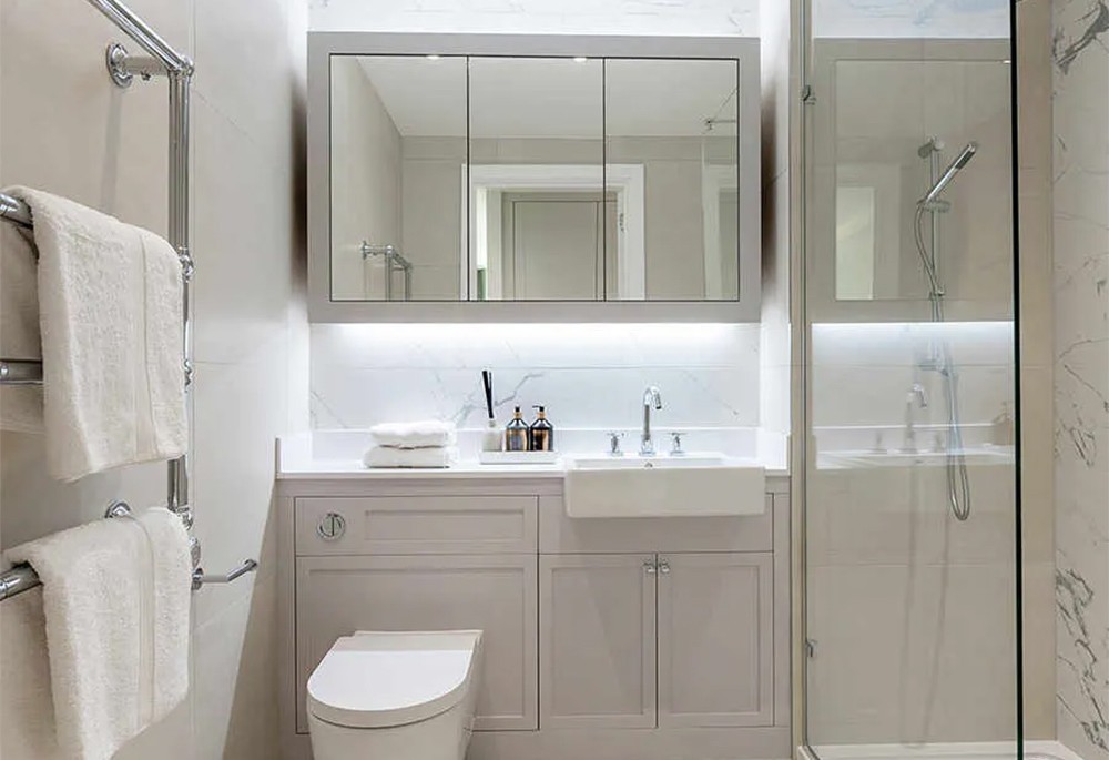 Bathroom view of Trent Park Image 1