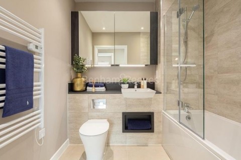 Bathroom view of Western Circus Image 1